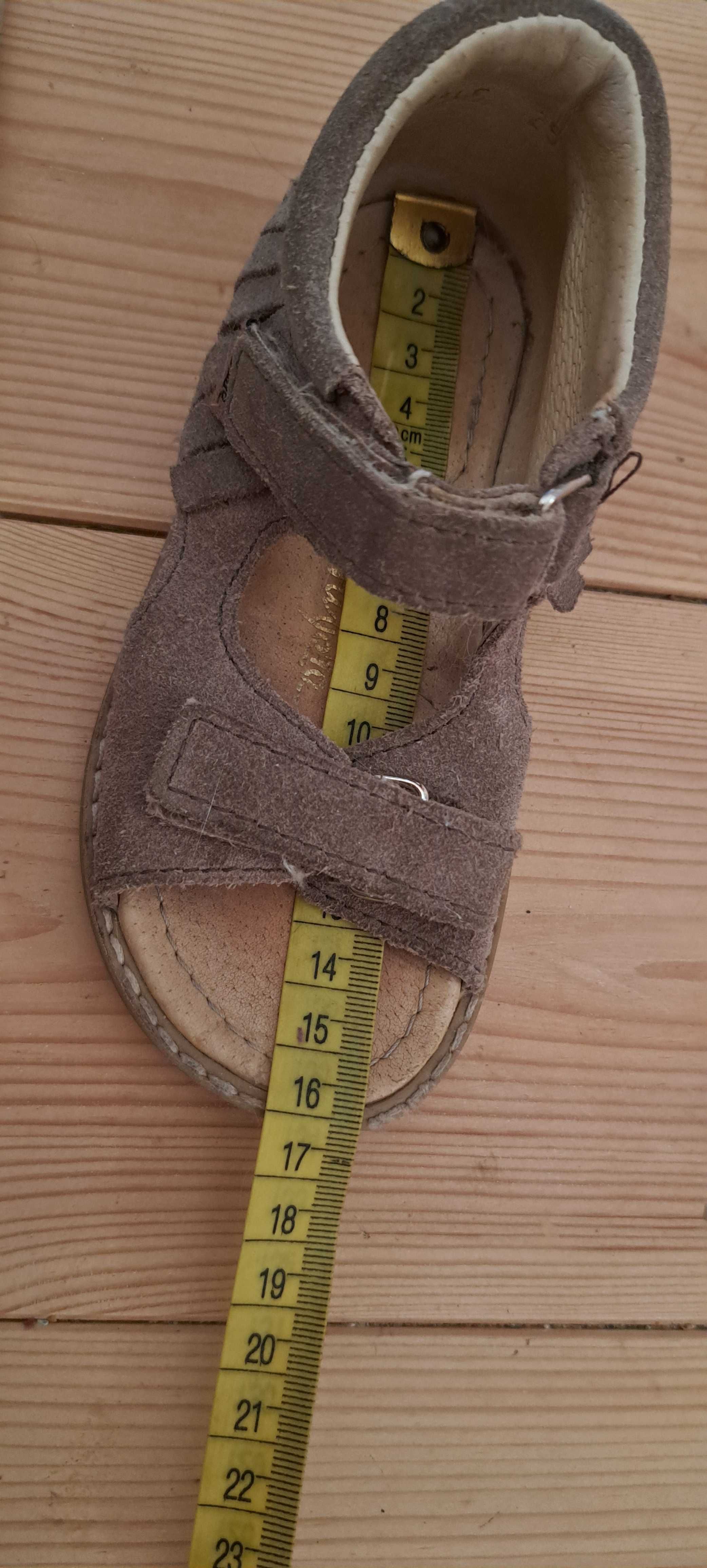 25 Mrugała indian summer beż fredzelki boho