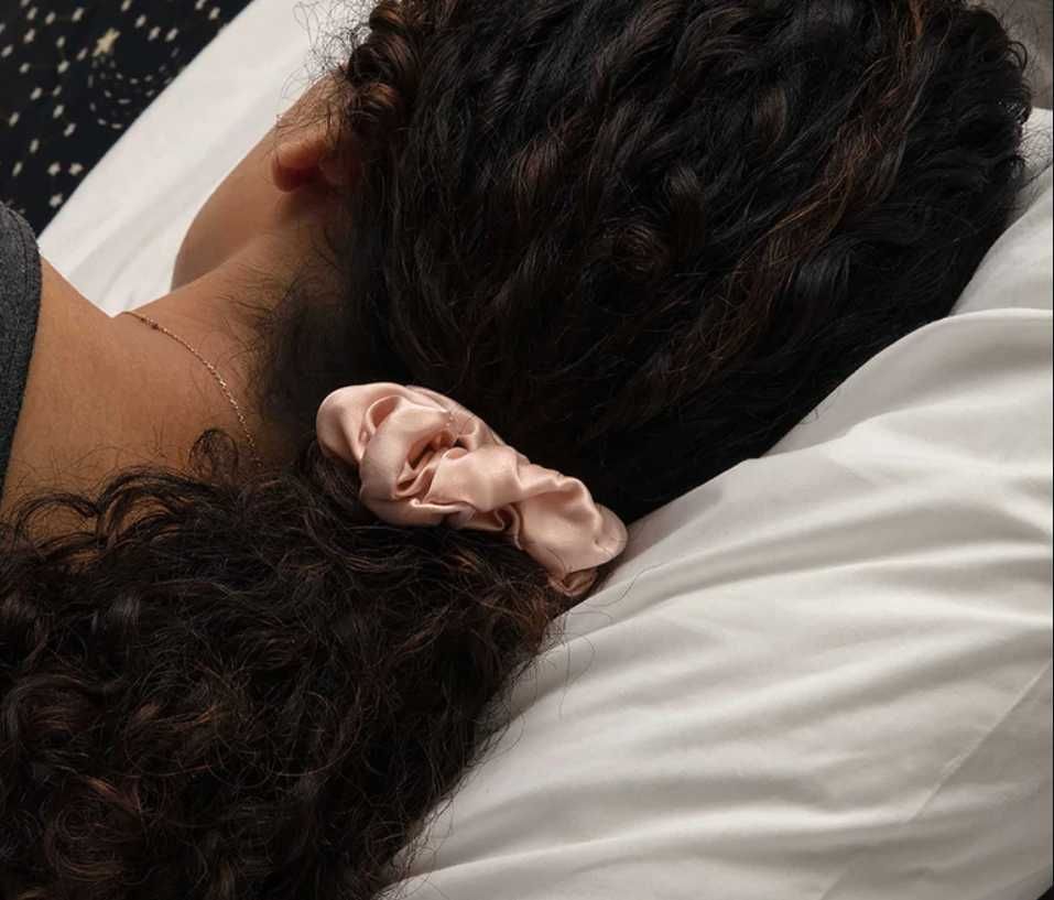 Silk Scrunchie Set, шёлковые резинки для волос Brooklinen