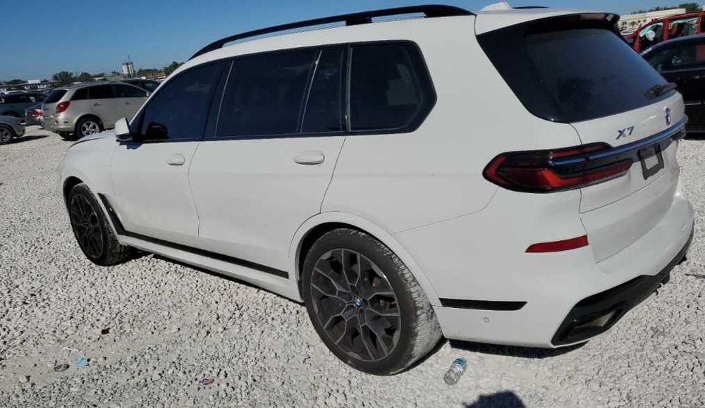 Бампер BMW X7 G07 запчастини шрот бмв х7 г07 запчасти