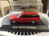 Масштабна модель Opel Vectra B Caravan. Schuco 1:43