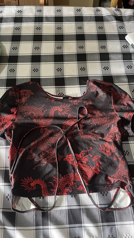 Top com manga da Shein