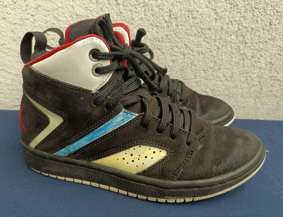 Buty chłopięce Jordan rozmiar 36 Czarne
