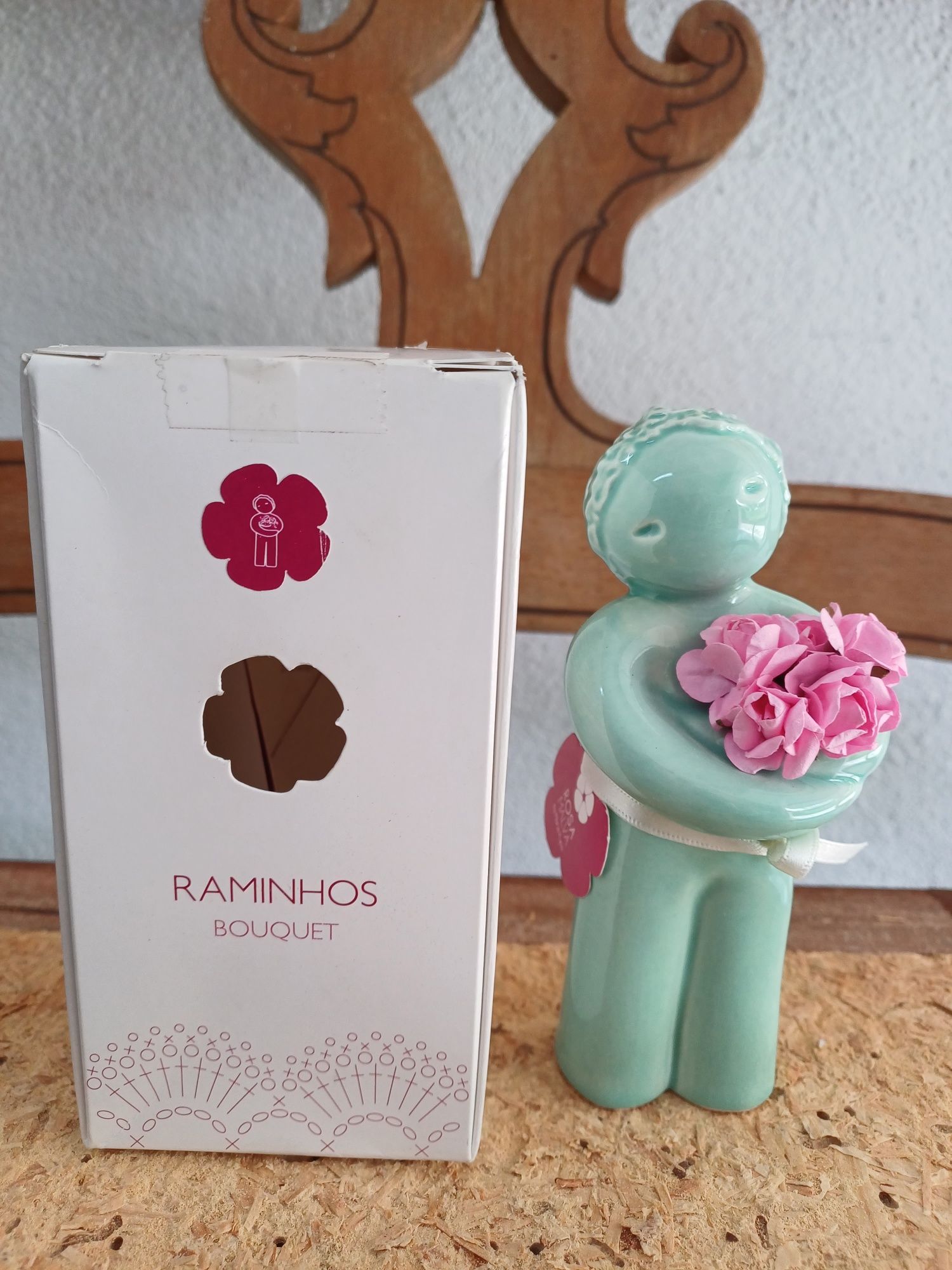 Peça de cerâmica Bouquet menino