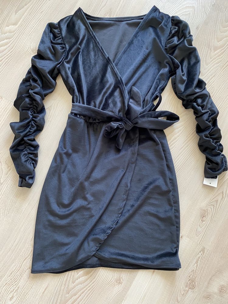 Sukienka nowa czarna kopertowa wizytowa z rozcięciem xs s