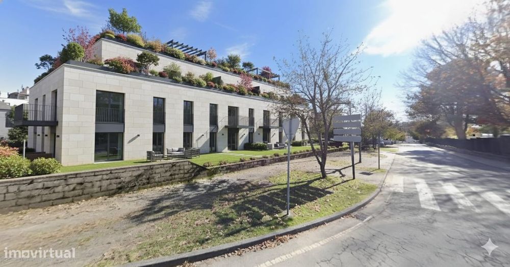 Prédio para acabar em Viseu com 40 frações