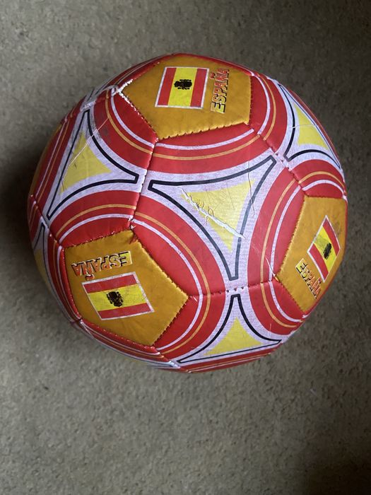 Футбольний  мʼяч