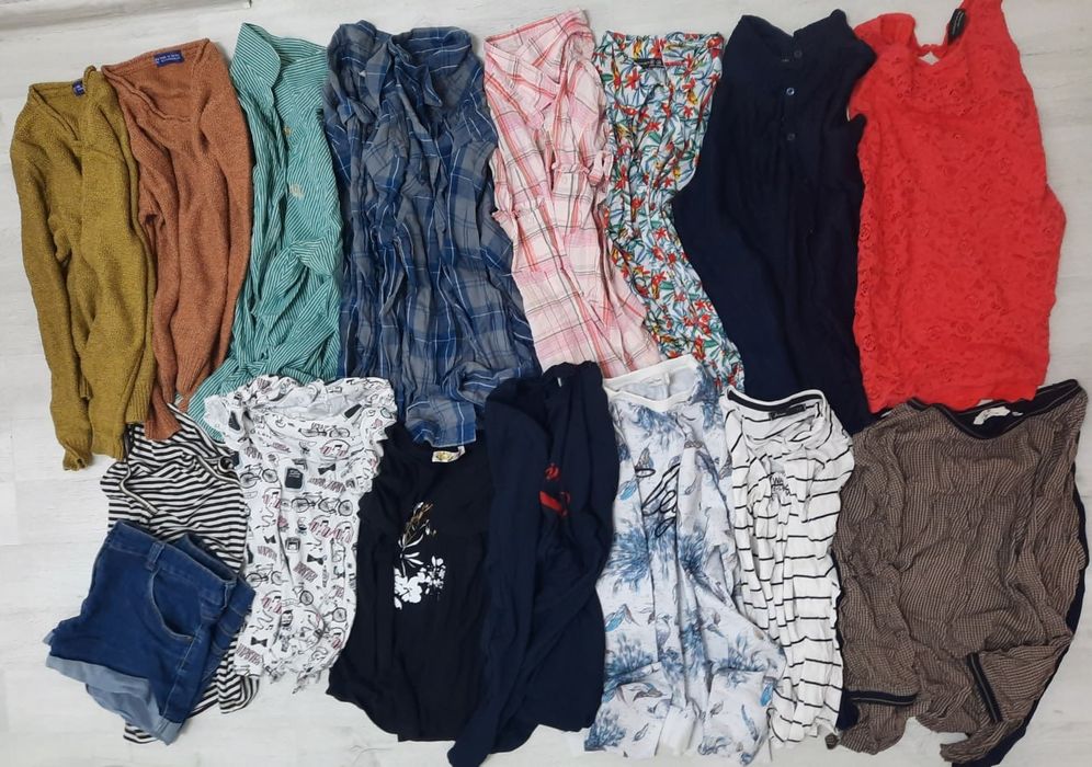 Пакет жіночого одягу за 300 грн. Сорочки, світшоти
3 сорочки, 4 майк