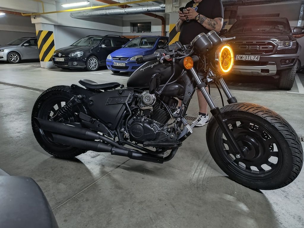 Motocykl 125 BOBBER