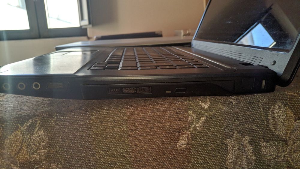 Portateis toshiba l300-145 e Insys m761su para peças