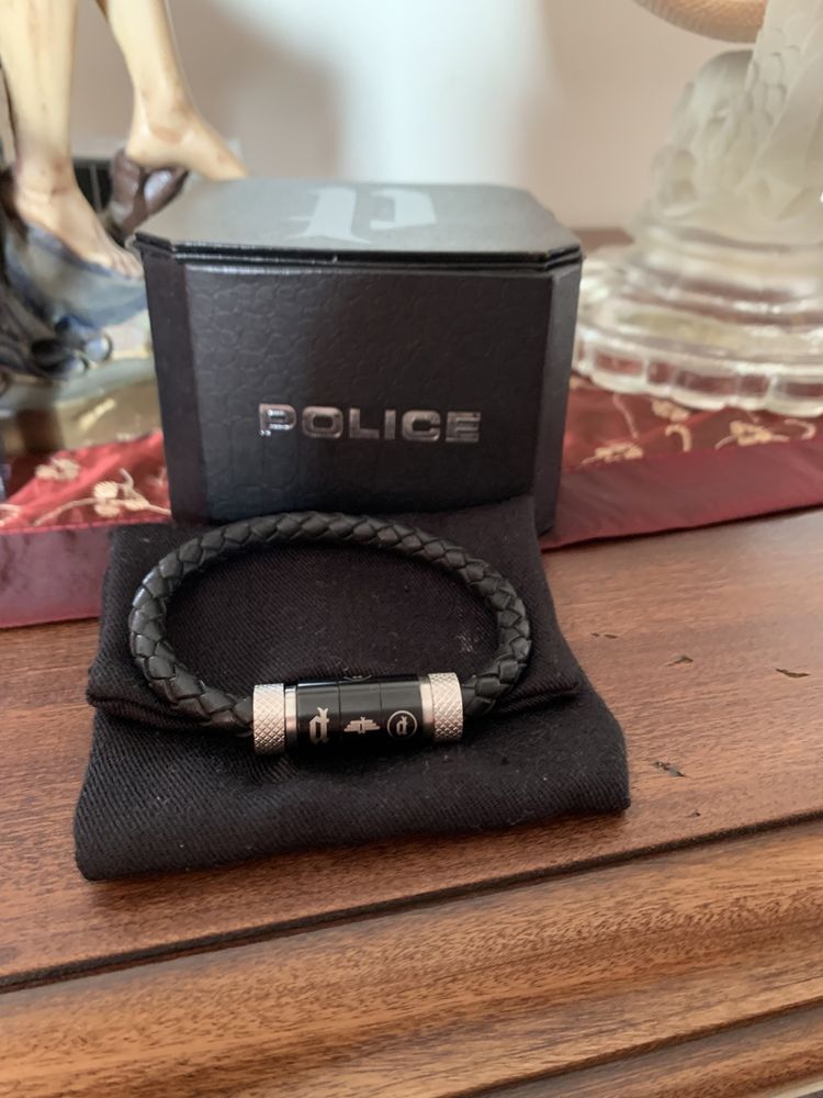 Pulseira Police.