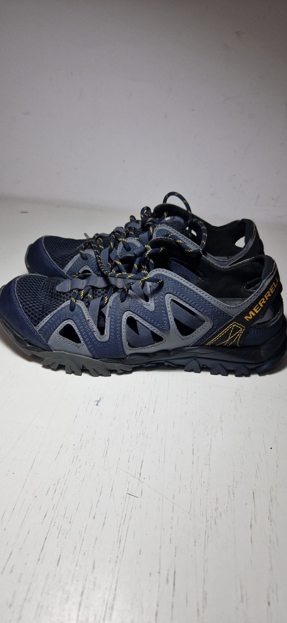 Merrell 41.        .
