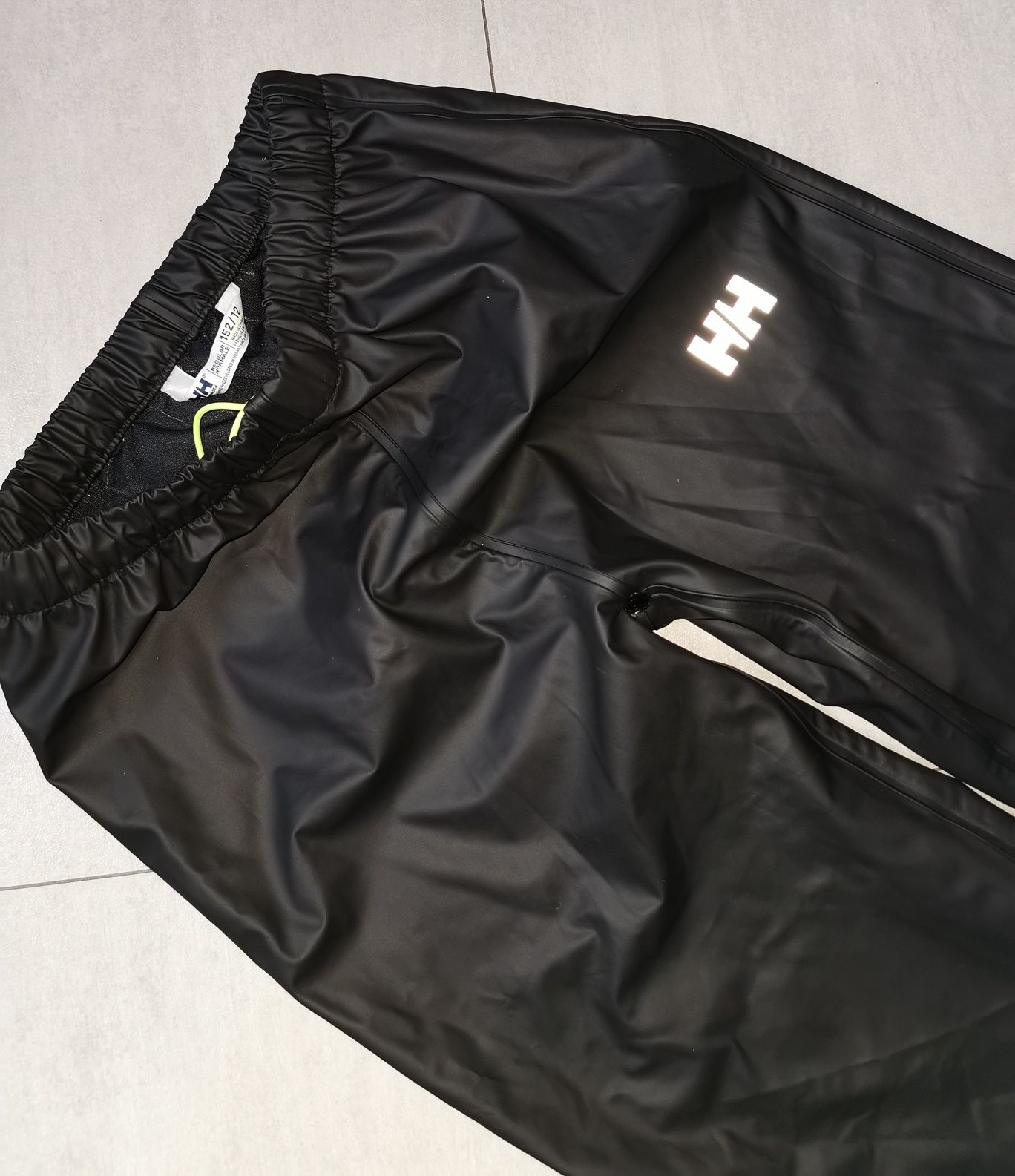 Helly Hansen 12lat nowe spodnie przeciwdeszczowe 152 cm