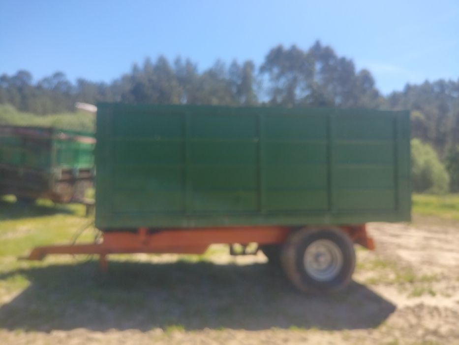 Vendo reboque da marca fajo de 5 toneladas