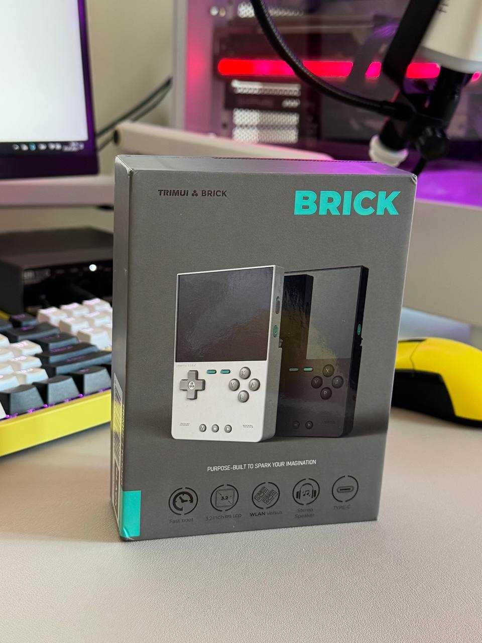 Ретро консоль Trimui Brick + картка 64 GB з іграми + захисне скло