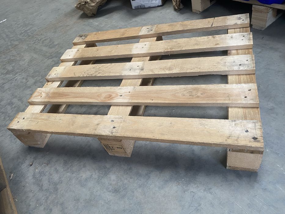 Palety z nadstawkami (małe i duże)