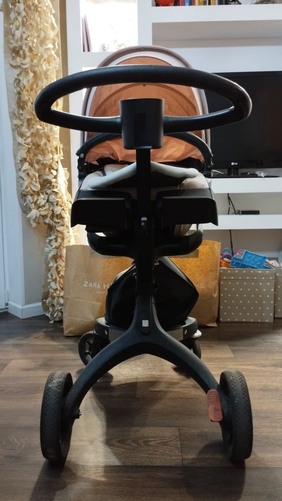 Коляска Stokke Explory V6 Balance