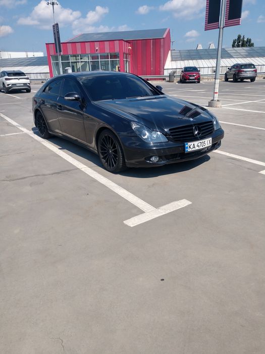 Продам Mercedes cls 500
