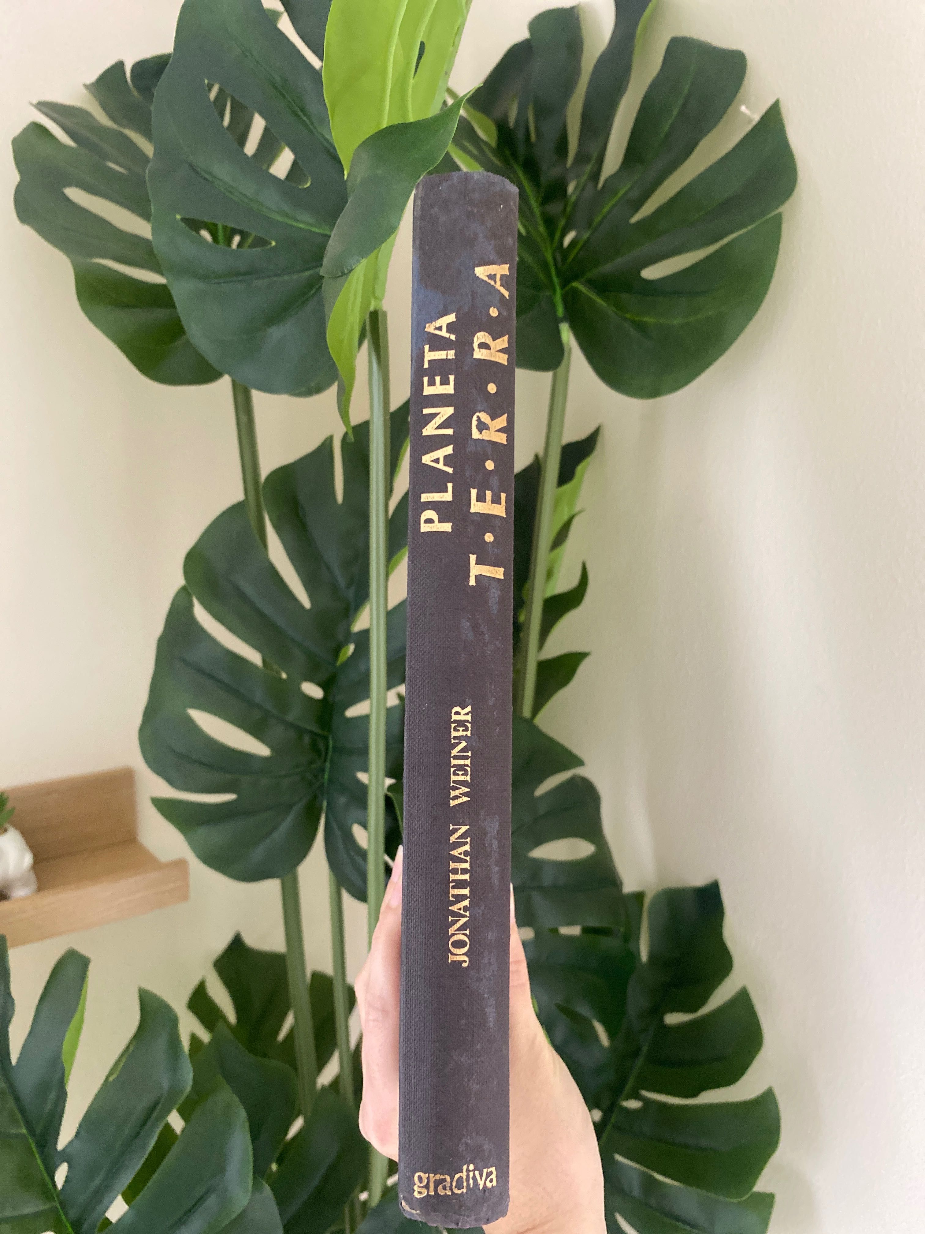 Livro ilustrado O Planeta Terra - de Jonathan Weiner