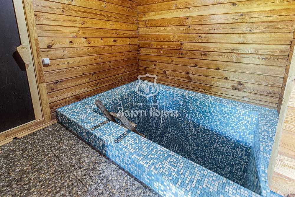 Будинок 2 поверхи, 18 соток. с. Глеваха, поруч Іванковичі і Мархалівка