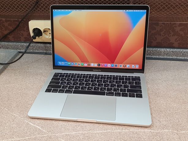 MacBook Pro 13 2017 (i5, 8Gb, SSD 256Gb, 8 часов) идеальное состояние