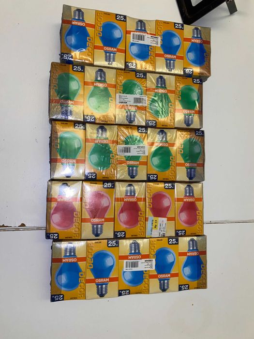 Colorful Light Bulbs / Lâmpadas coloridas novo