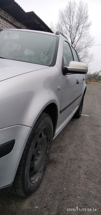 Продам Фольксваген Гольф 2000 р , газ.бенз.