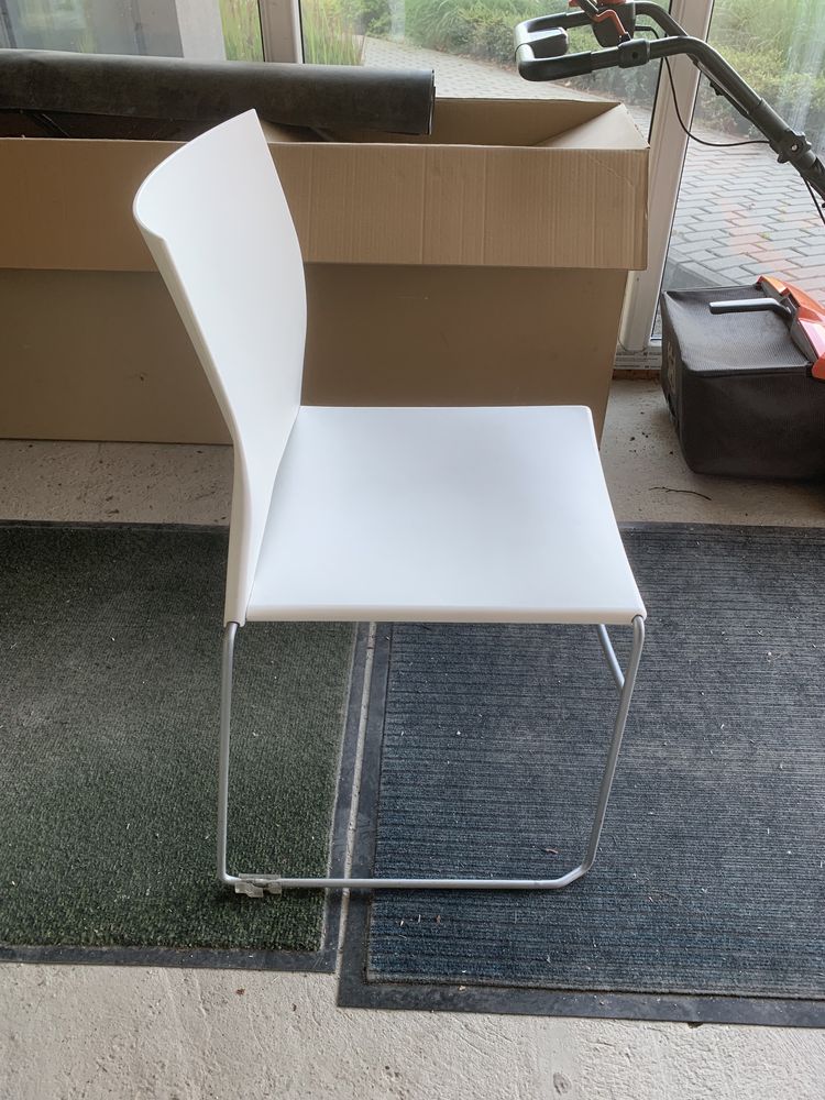 Krzesło białe PROFIM