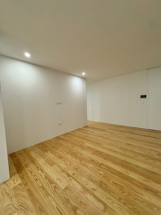 Pintura, Pladur, WC, Pavimentos, Climatização e Bombas de Calor