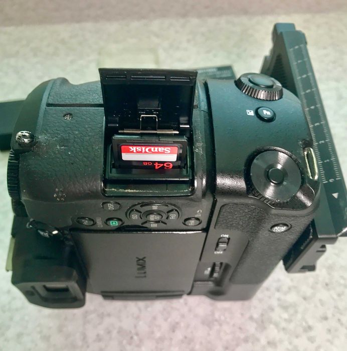 Panasonic Lumix DMC-G80 body + бустер