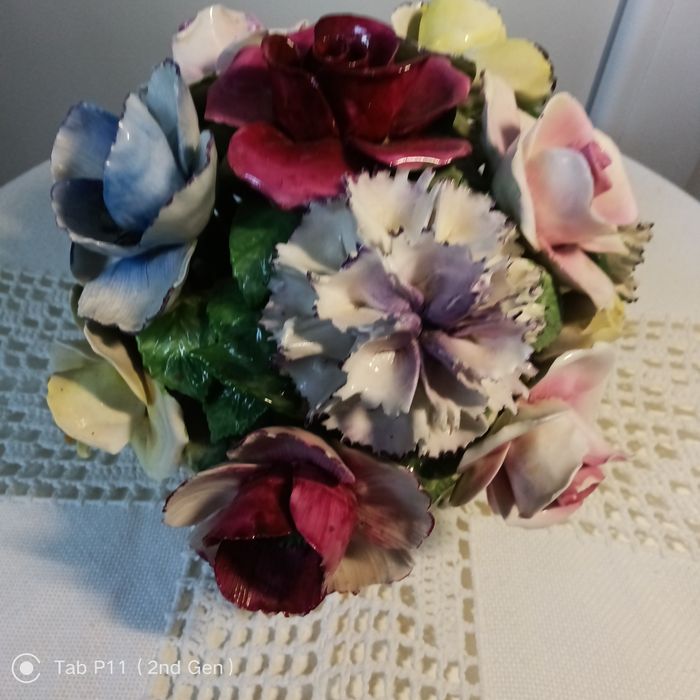 Дуже великі Англійські фарфорові квіти, без ньюансів.Ціна 3000грн.