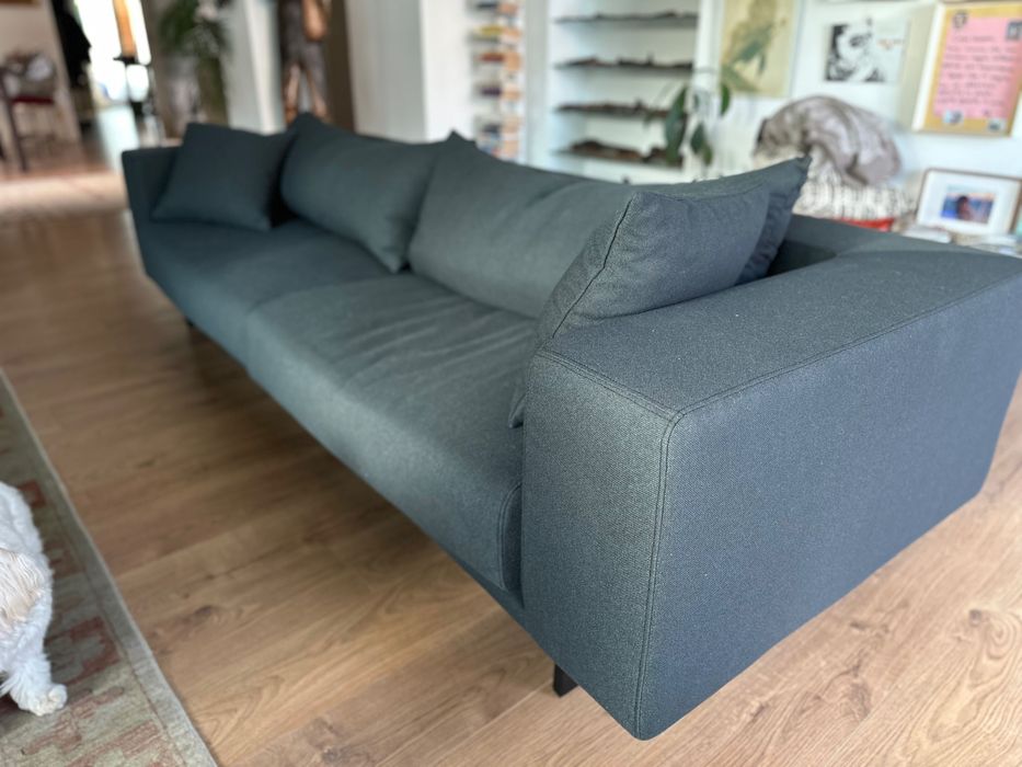 Sofa Area preto quase novo