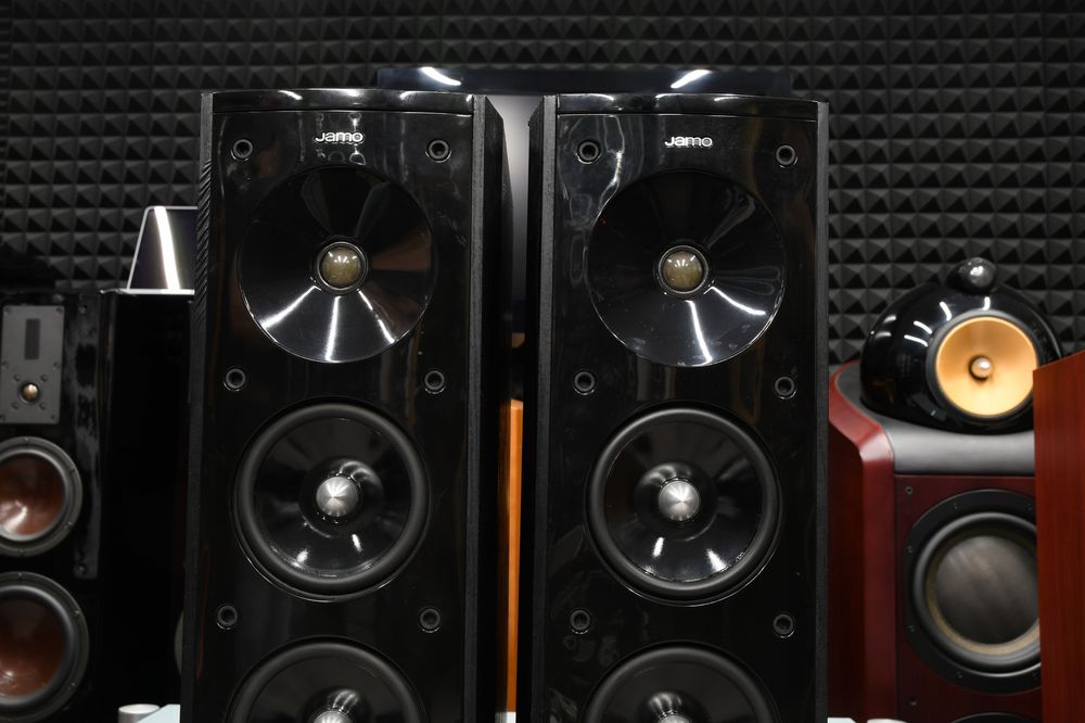 kolumny Głośnikowe podłogowe stereo JAMO S606 czarne para
