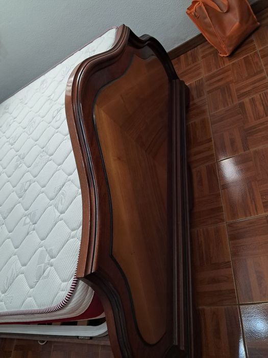 Cama corpo e meio mais colchão (183x133)