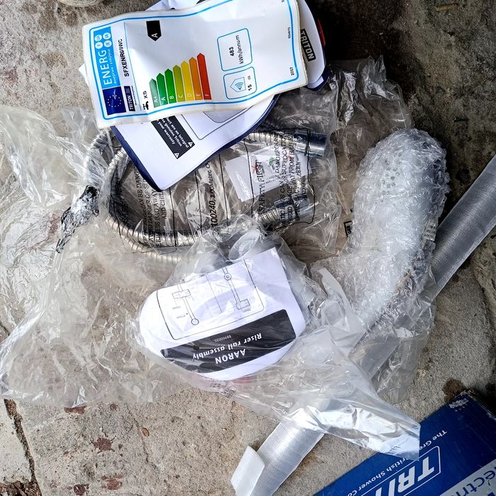 Prysznic elektryczny Triton