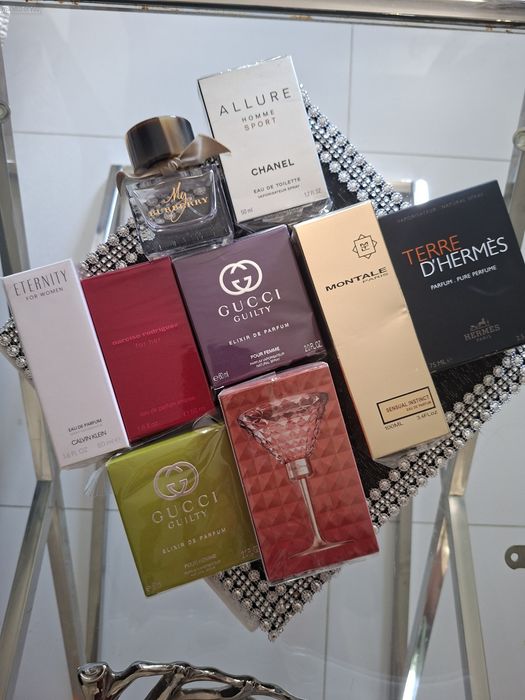 9 szt flakonów po perfumach