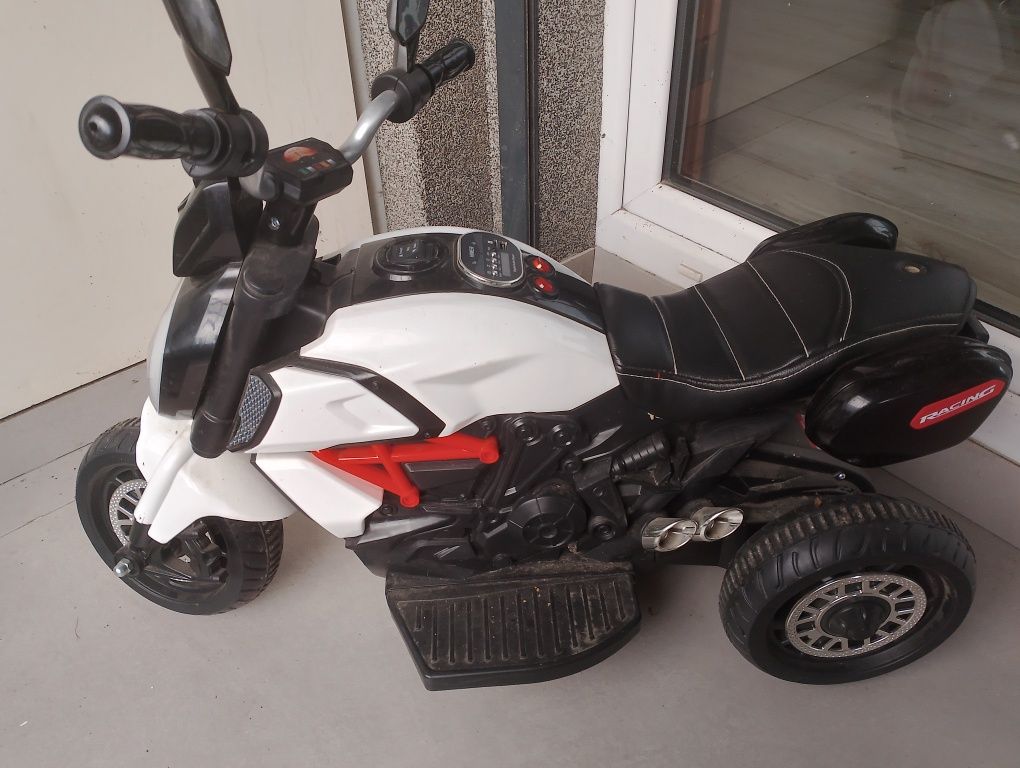 Motorek elektryczny dla dzieci