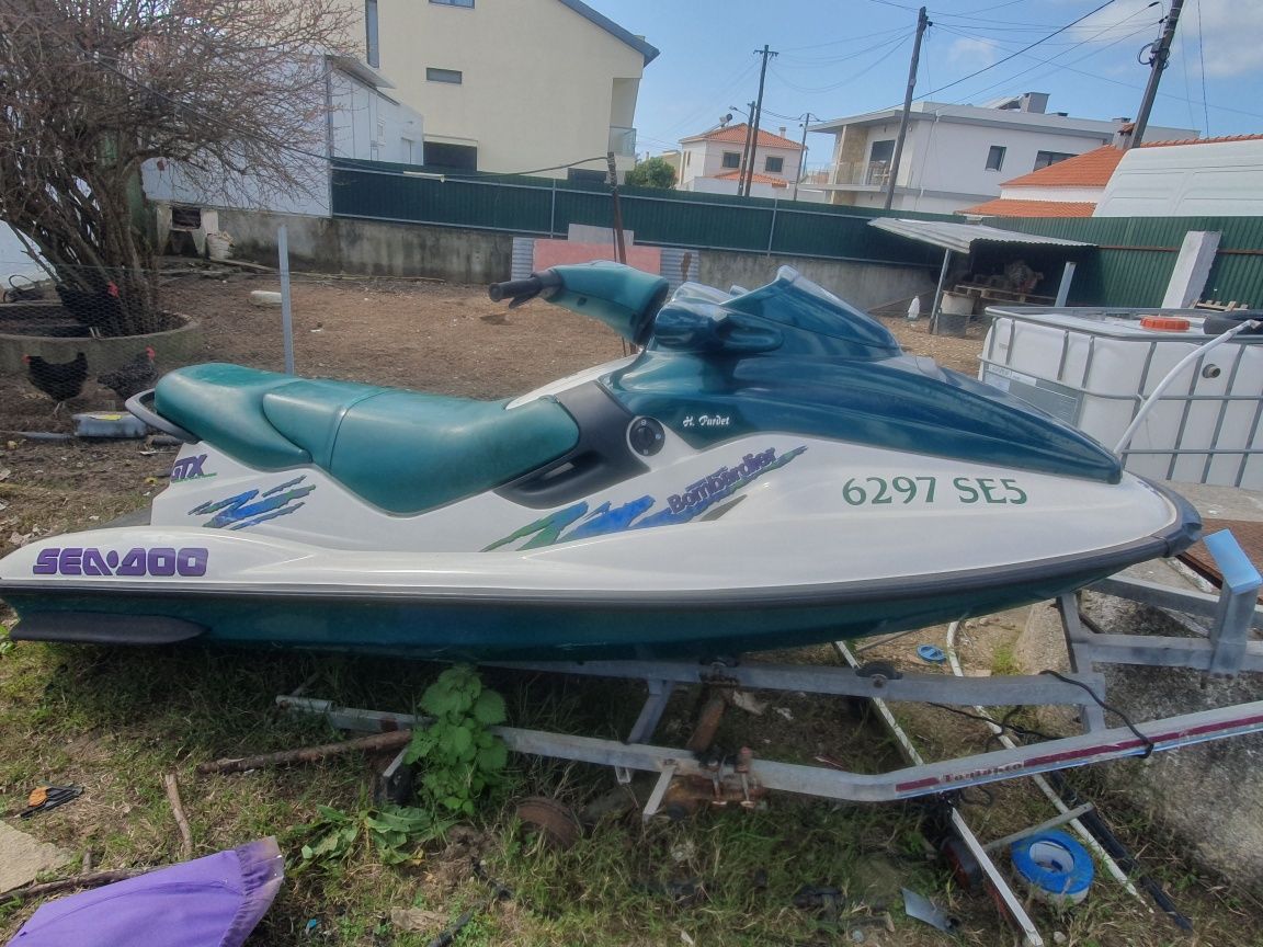 Vendo Jet ski  muito estimado