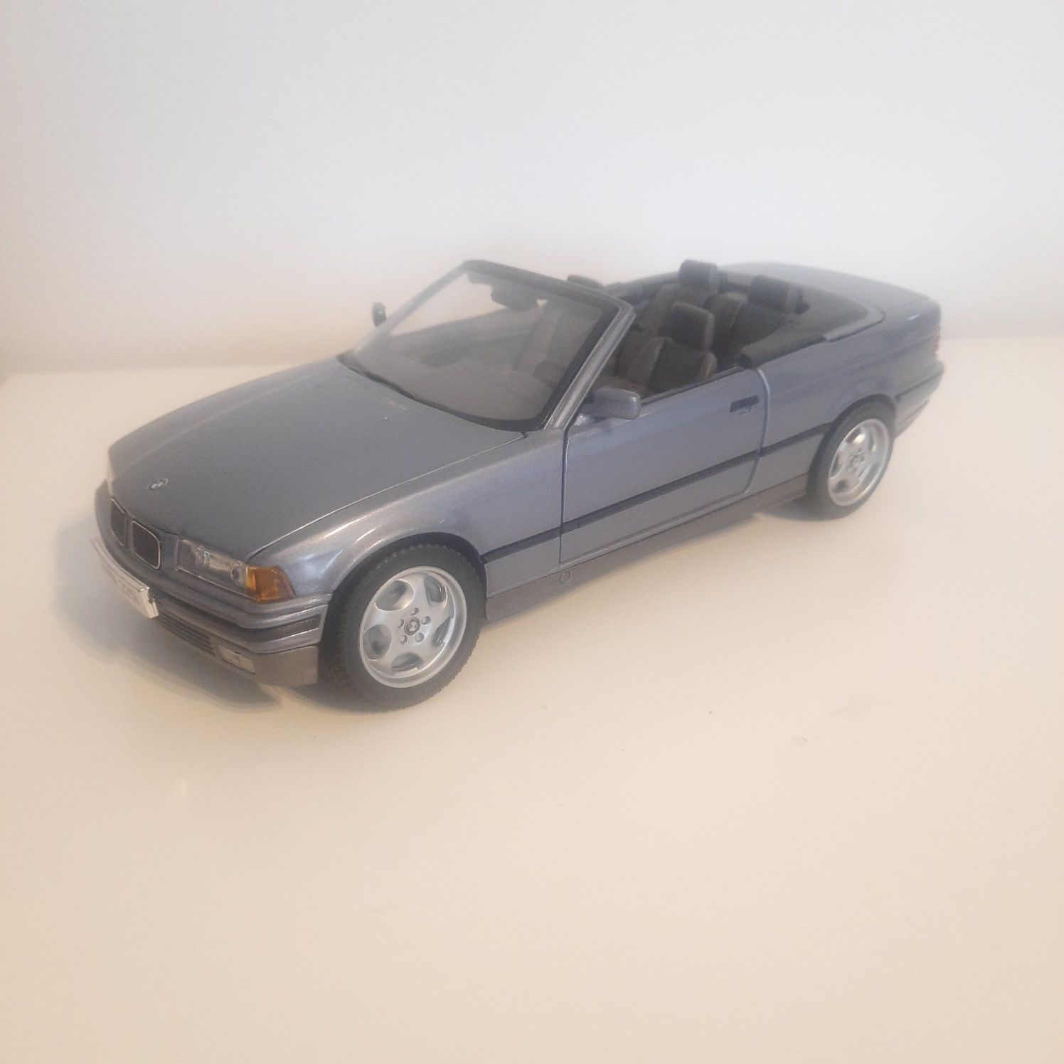 Bmw 325i maisto cabrio tuning 1:18