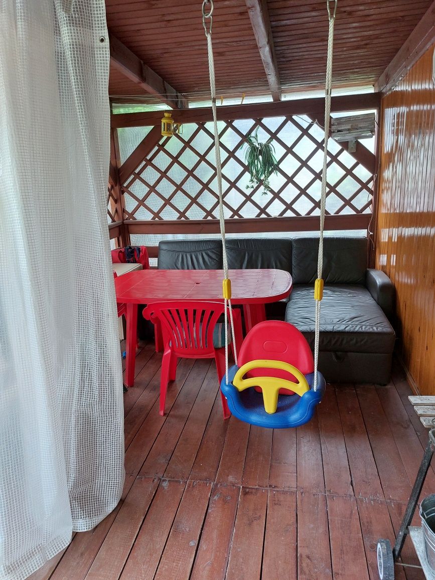 Domek letniskowy Ogrzewany Nad jeziorem.Ogrodzony.Przyjezierze