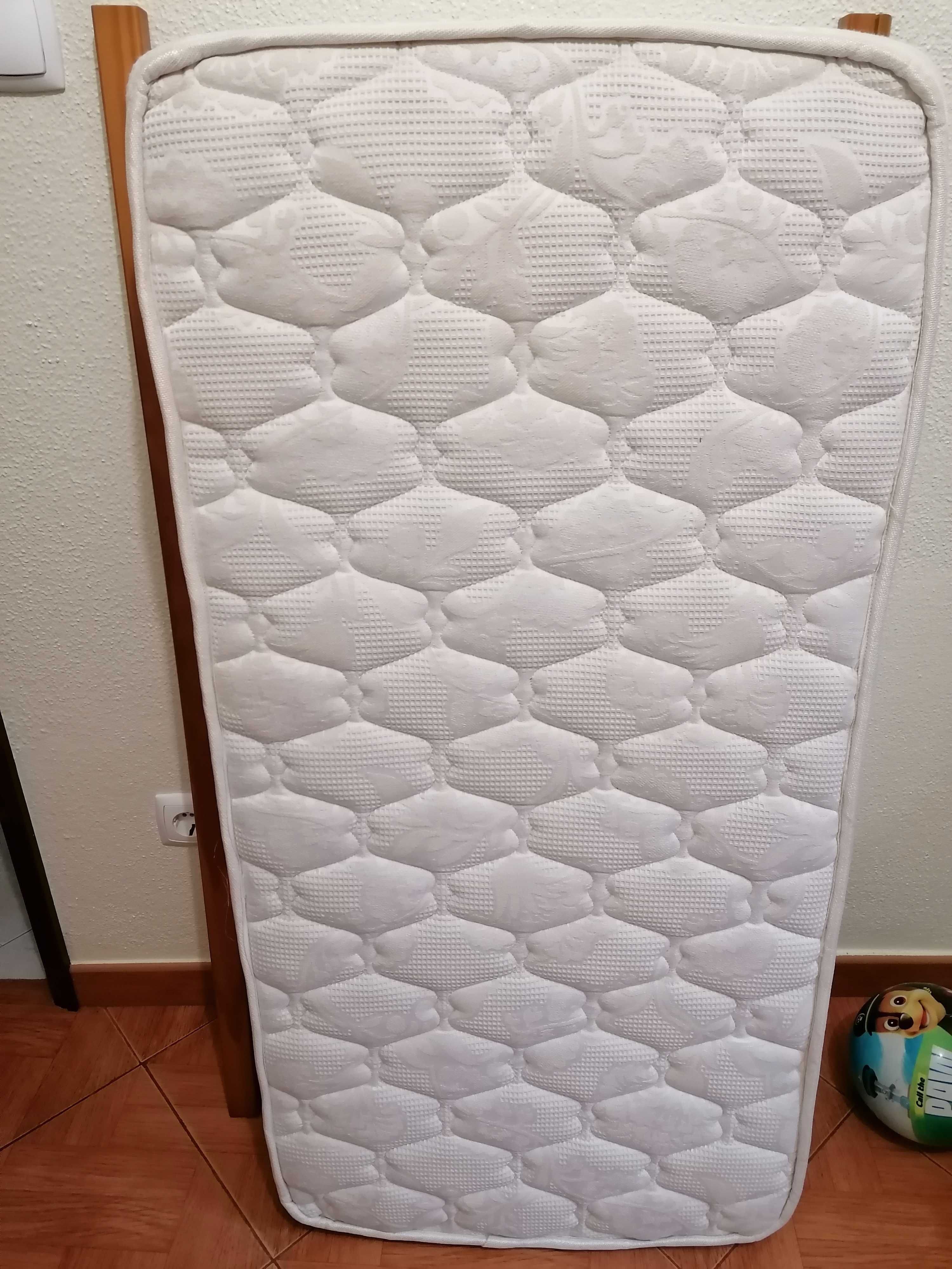 Cama de grades para bebé