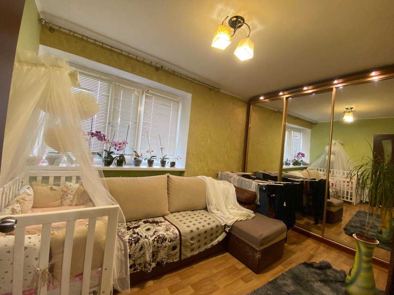 продам 2х комнатную в кирпичном доме на Черемушках