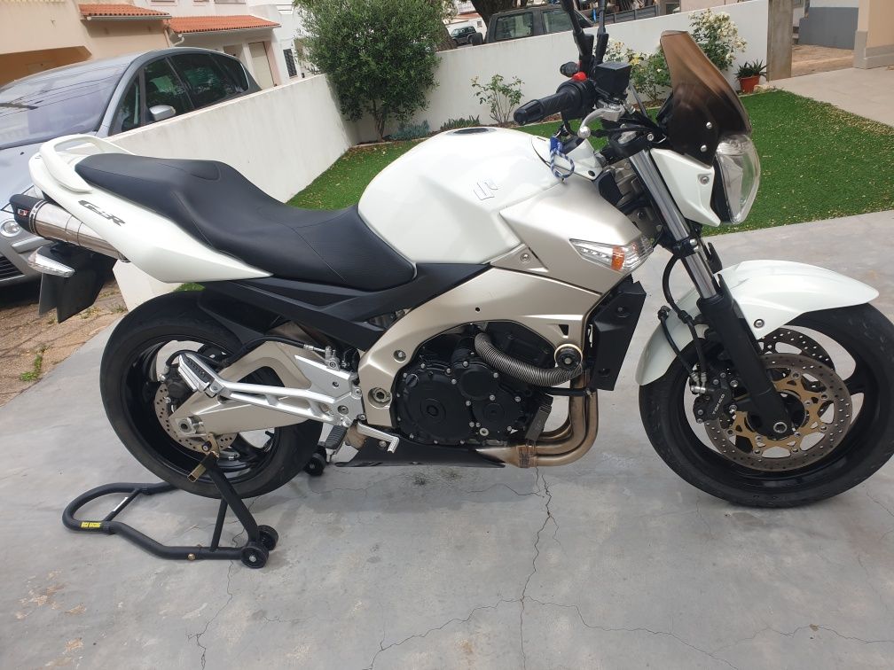 Suzuki gsr600 k9