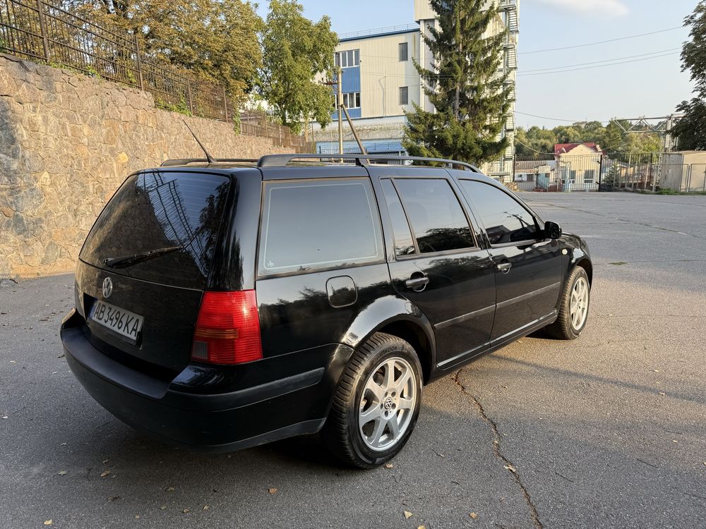 Volkswagen Golf 4 • Універсал • 1999 • 1.4 бензин • Чорний
