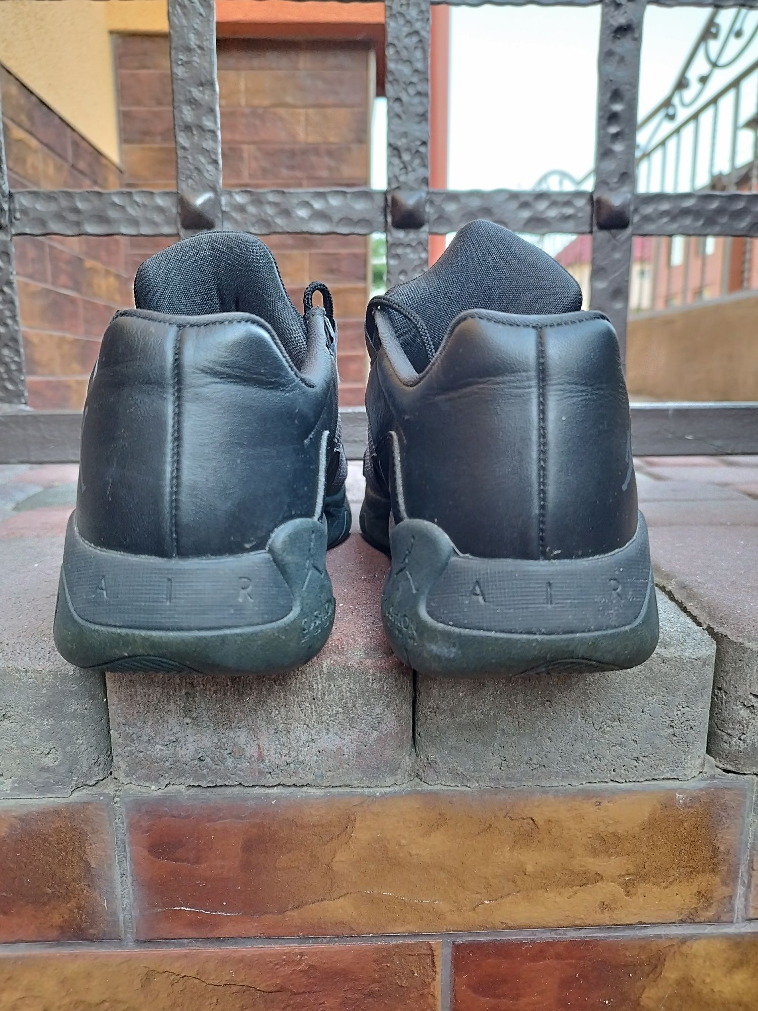 Кросівки чоловічі Jordan 11 CMFT Low