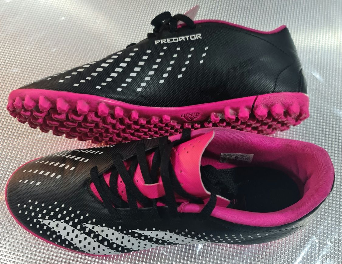Chuteiras NIKE PREDATOR como novas