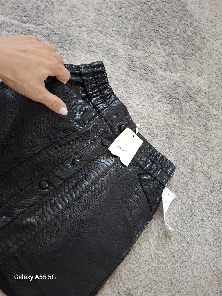 Nowa bershka spódniczka wężową xs