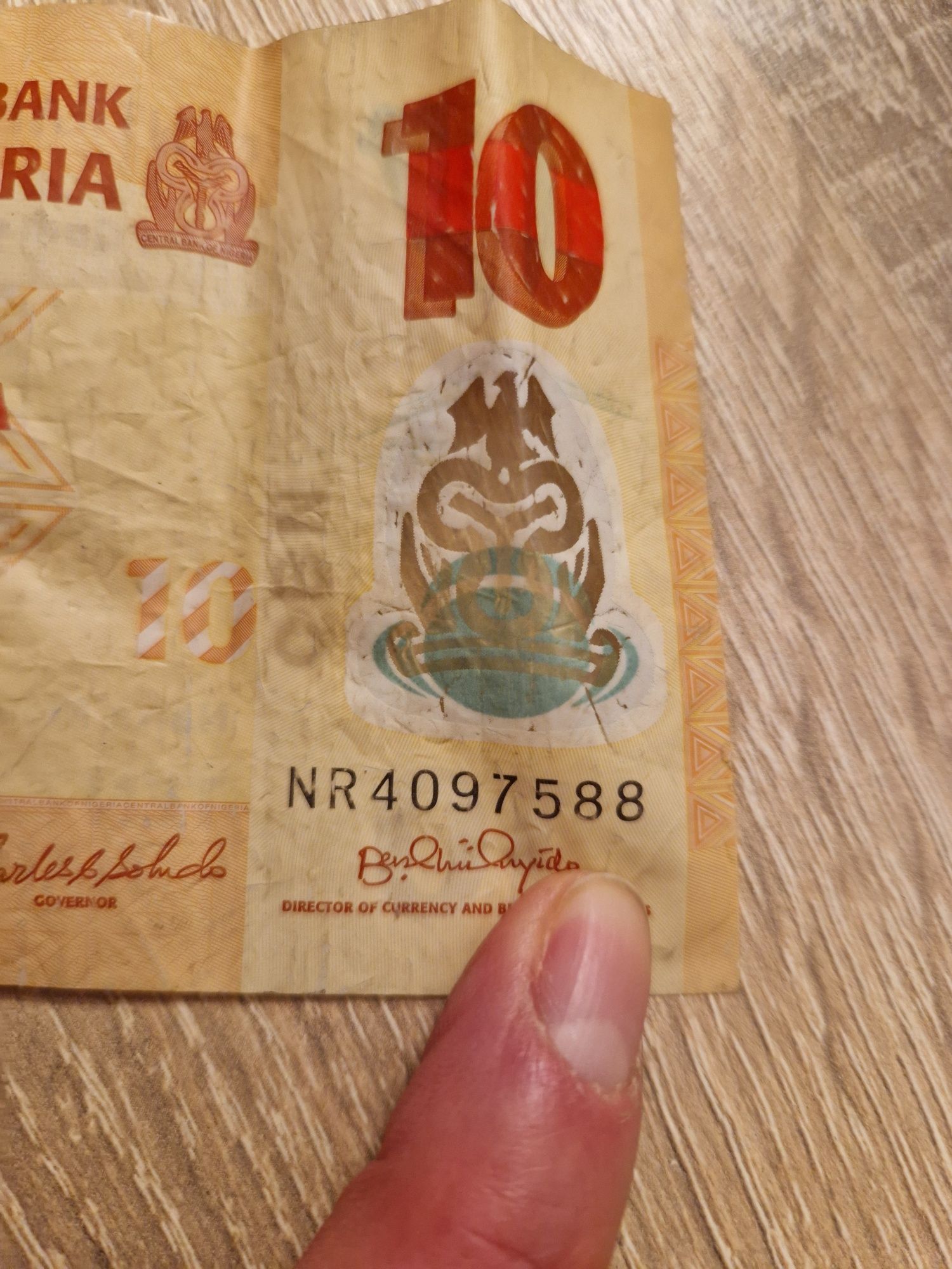 10 NAIR banknot z Nigerii