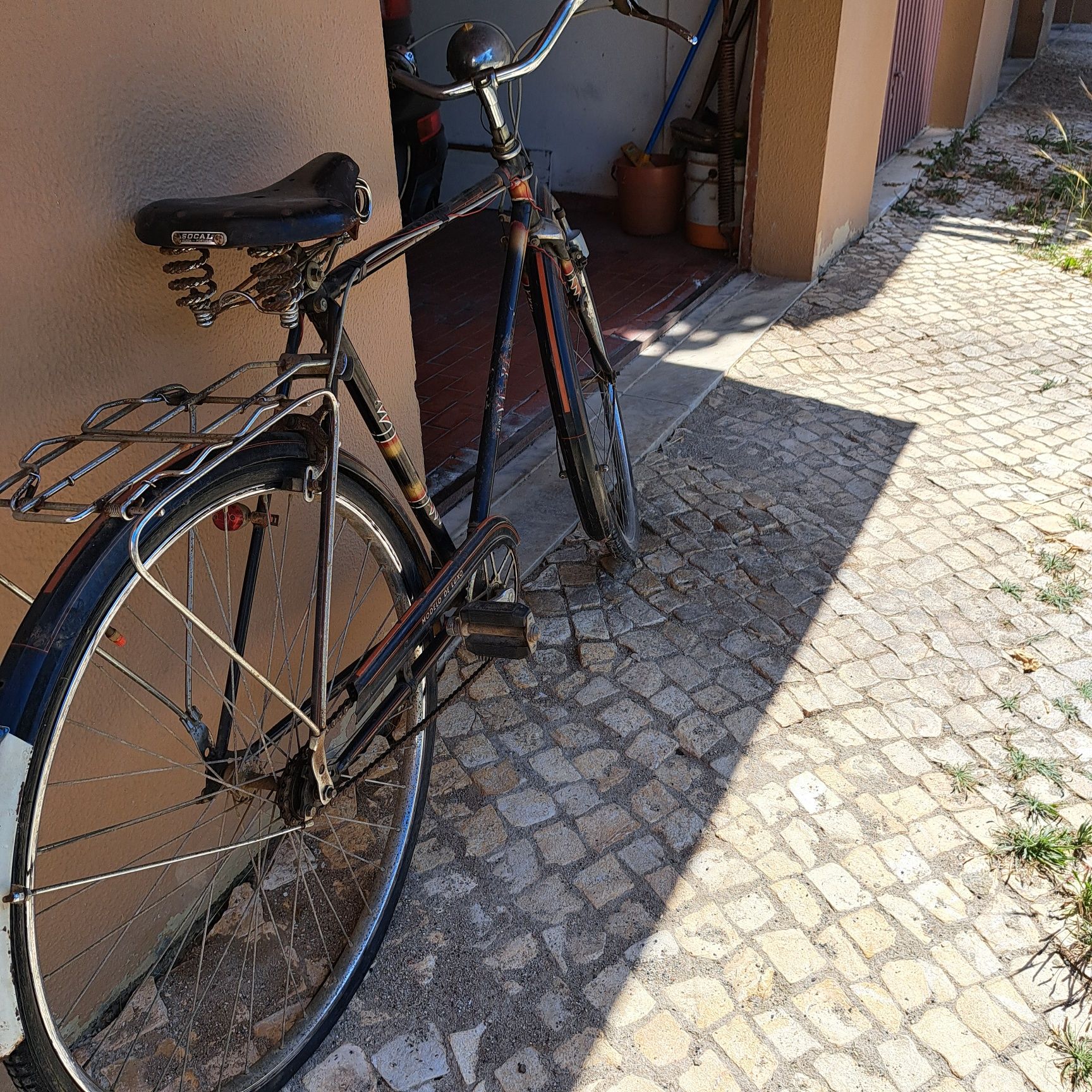 Bicicleta pasteleira antiga