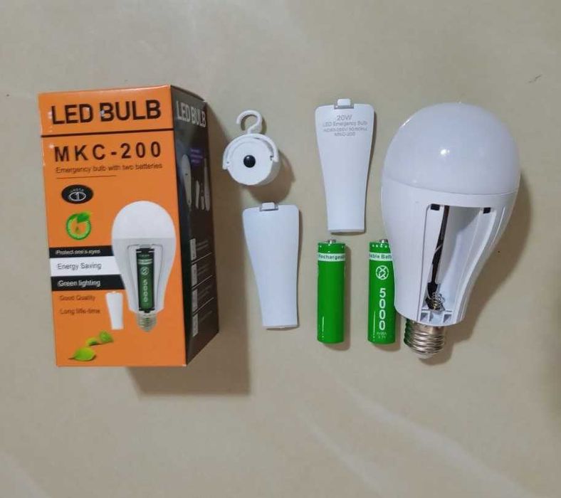 Мощная аварийная лампа на батарейках лед лампочка с аккумуляторами