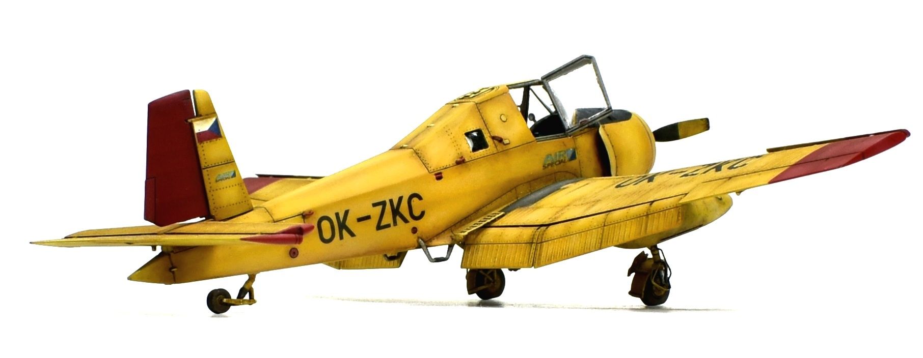 Z-37 Čmelák 1/72 Eduard